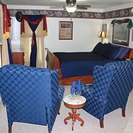Lindsborg Rosberg House Bed & Breakfast エクステリア 写真