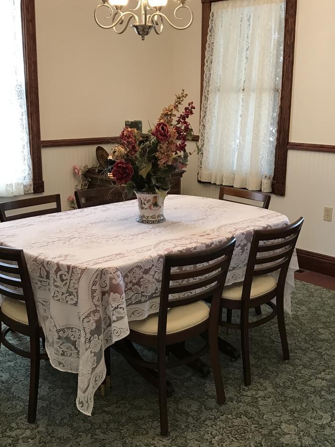 Lindsborg Rosberg House Bed & Breakfast エクステリア 写真