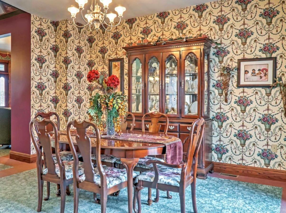 Lindsborg Rosberg House Bed & Breakfast エクステリア 写真