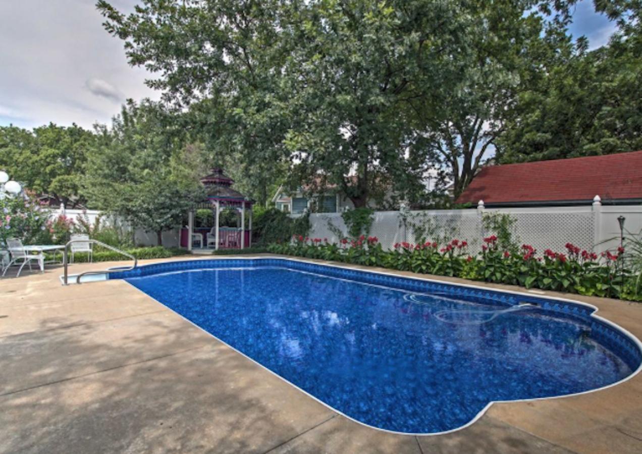 Lindsborg Rosberg House Bed & Breakfast エクステリア 写真